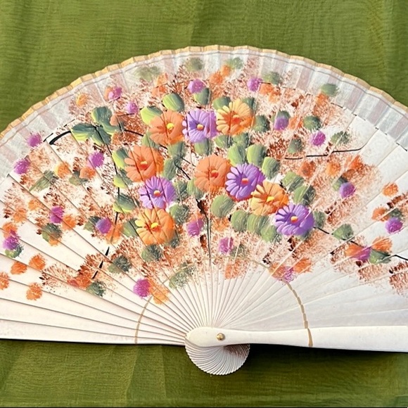 NWOT Beautiful Spanish Handmade Artisan Fan Designed by Artist Raser from Spain. - Picture 5 of 6